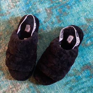 NEW!! UGG BLACK LOGO FLUFF SLIDES